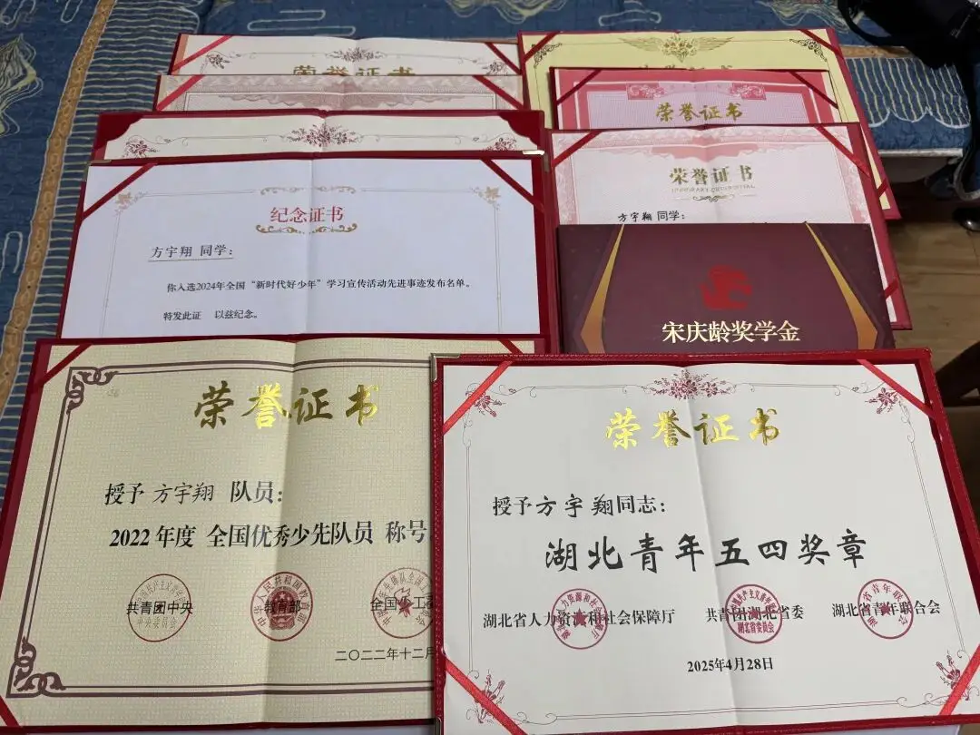 “板凳男孩”，被湖北大學錄取！