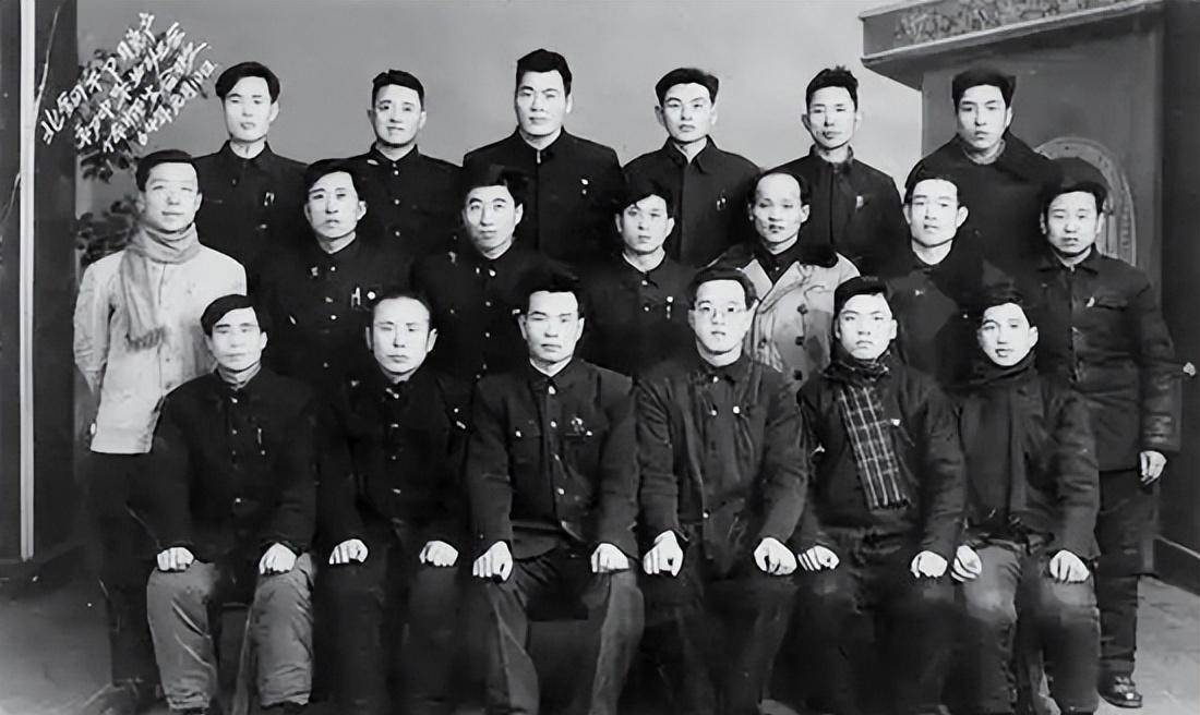 中共九大唯一與毛主席平起平坐的人，後為民棄官，晚年甘做鍋爐工